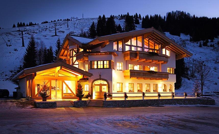 Landhaus Zum Steinbock Hotel Maria Alm am Steinernen Meer Ngoại thất bức ảnh